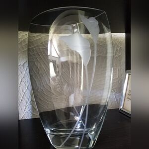 Beautiful Calla Lily Etched Vase